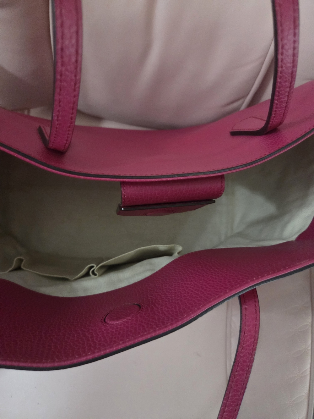 Gucci Pink Leather Tote with Gold Logo - Picture 5 of 6